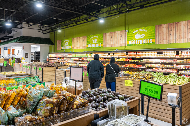 In Spring Lake, Compare Foods is one of your options for great produce and all of your grocery needs in the Pine Forest neighborhood.