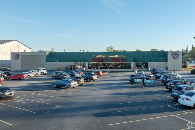 Piggly Wiggly is th eclosest place to food shop to Bates about 5-10 minutes away.