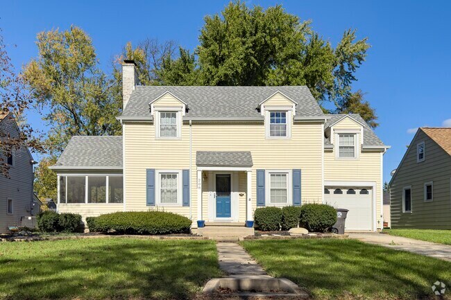 Well maintained homes with tidy landscaping are common in Sherwood to Pettit.