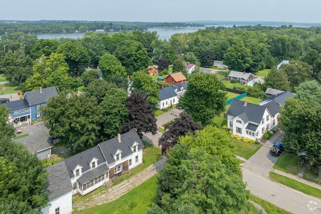 A group of Cape Cod and New England-style homes in Newport, Maine.