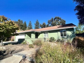 516 Webster Dr, Martinez, CA 94553
