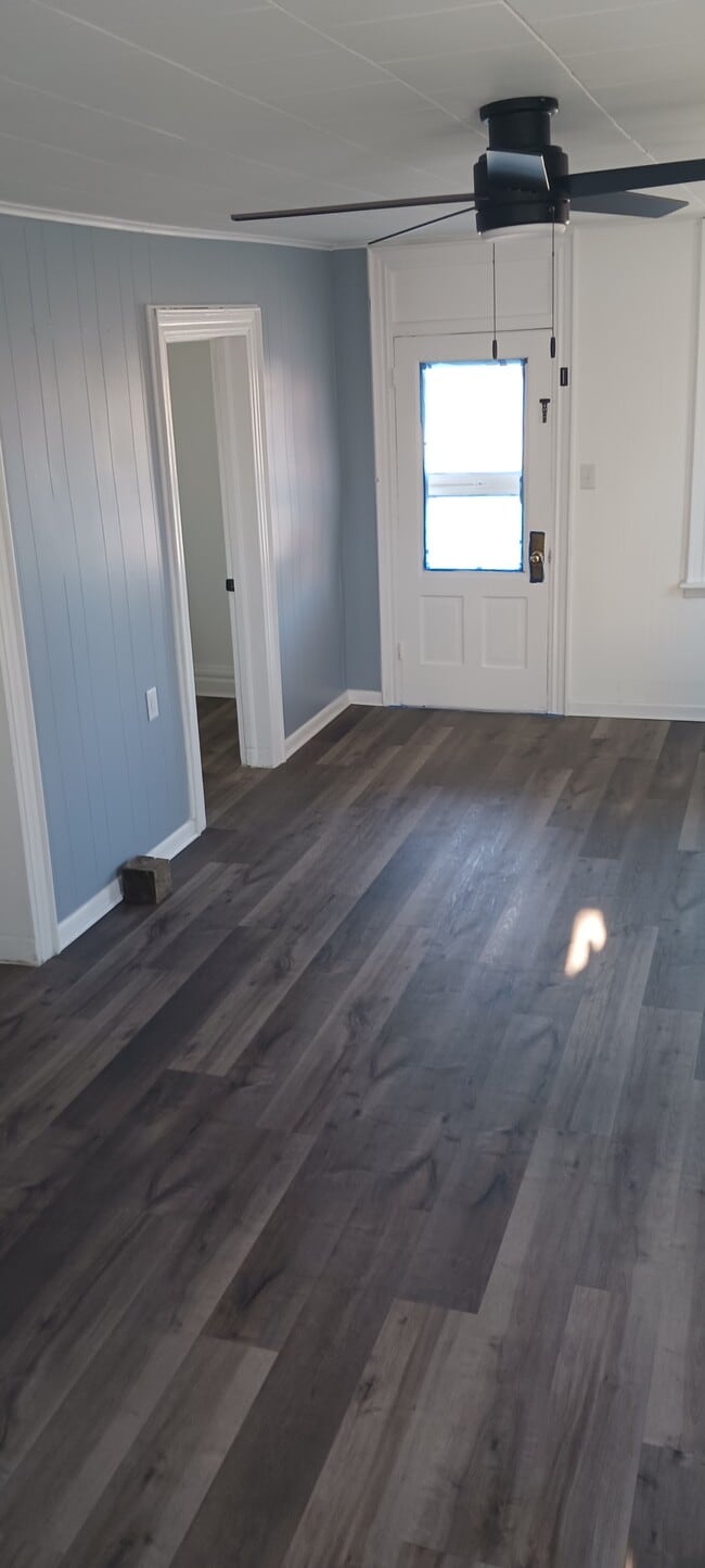 86 N Blettner Ave unit First Floor Apartmen, Hanover, PA 17331 - photo 5