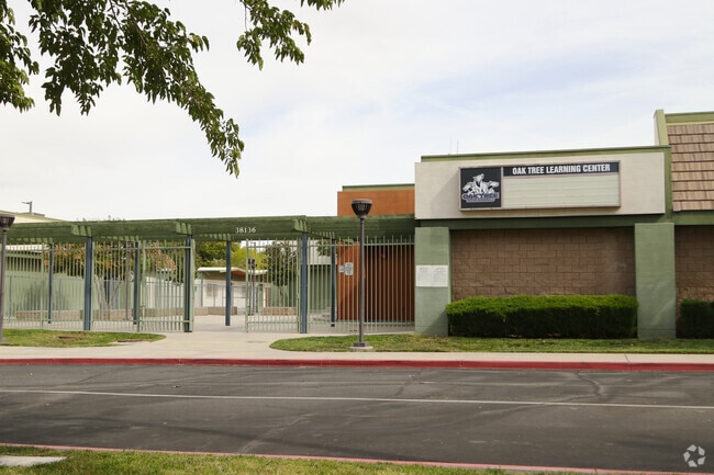 Oak Tree Community Day School provides education in the neighborhood of 
East Palmdale.