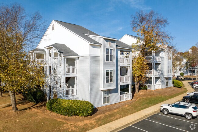 Condominiums are also an option in the Lake Wylie neighborhood.