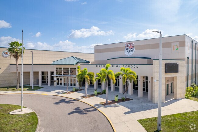 Dunbar High School in Fort Myers has 1,769 Students in grades 9-12th grade.