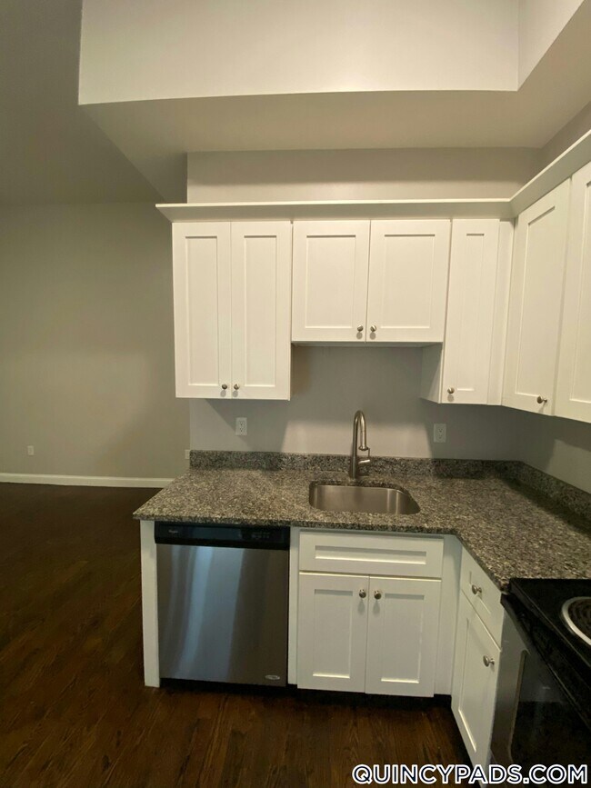 10 Merrymount Rd unit 306, Quincy, MA 02169 - photo 5