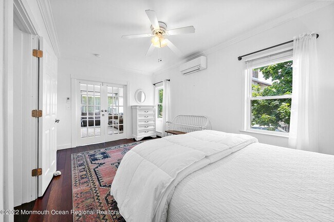 Master Ensuite with Walk-in Closet