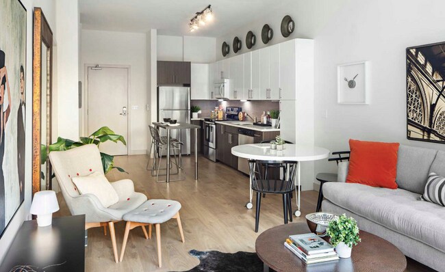 165 Cambridgepark Dr unit 519, Cambridge, MA 02140 - photo 6