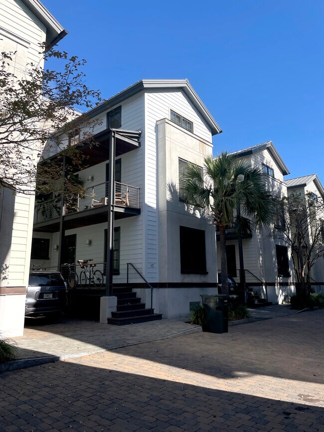 10 Brewster Ct, Charleston, SC 29403