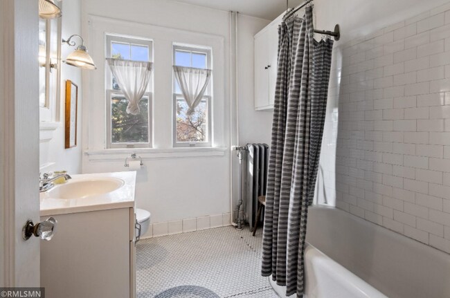 1070 Bradley St unit 2, Saint Paul, MN 55130 - photo 6