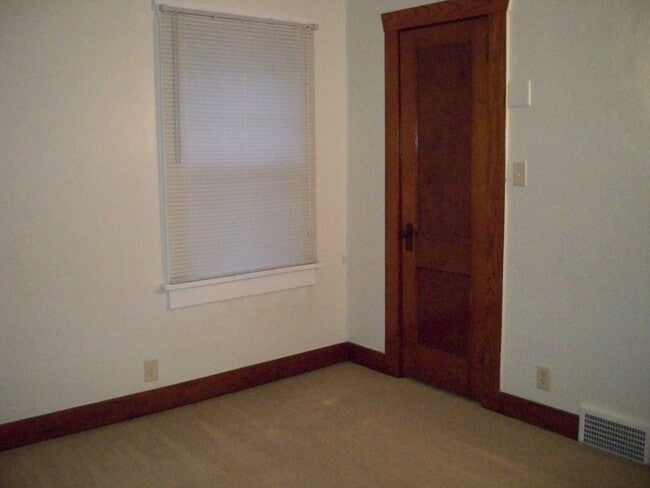 331 W Cedar St unit 2, Springfield, IL 62704 - photo 7