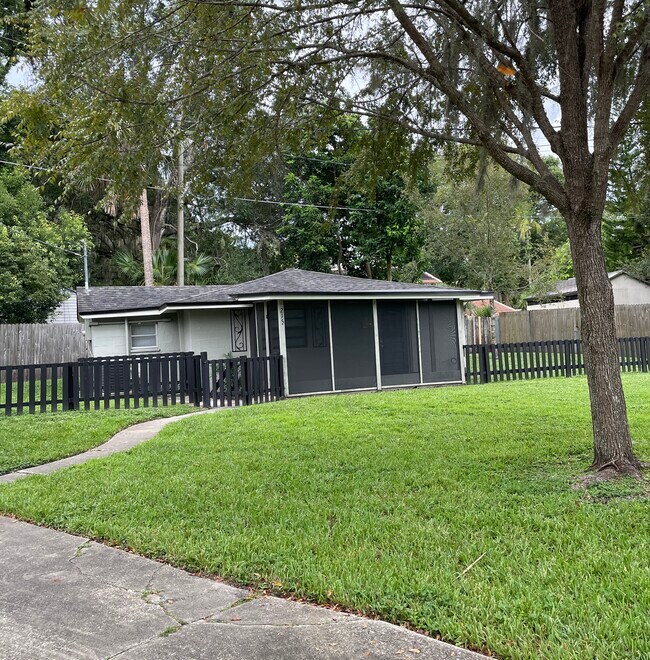 215 Adelaide Blvd, Altamonte Springs, FL 32701