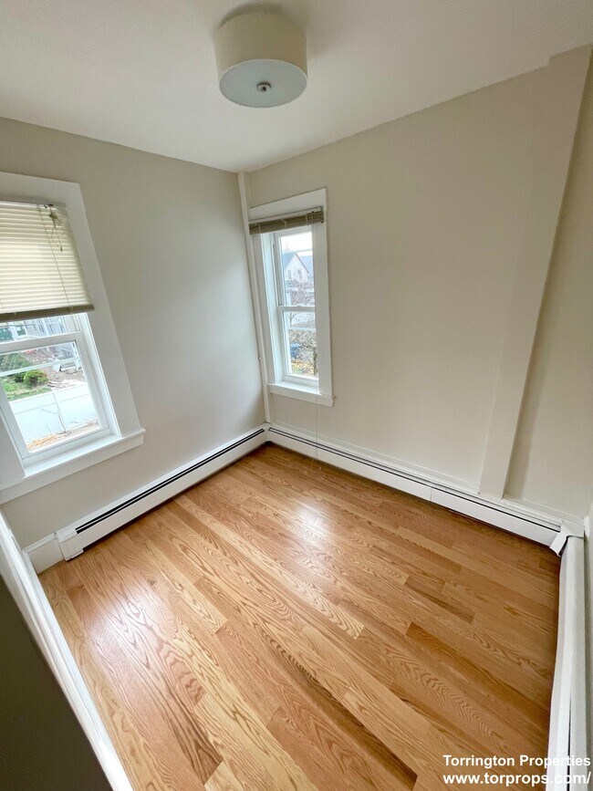 67 Wheatland St unit 2, Somerville, MA 02145 - photo 5