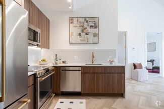 100 E Putnam Ave, Greenwich, CT 06830