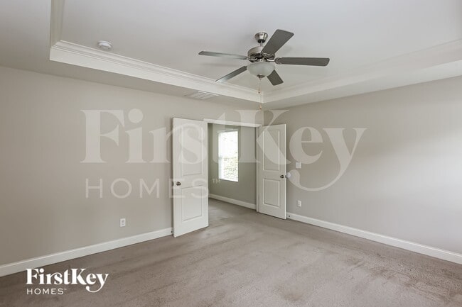 9232 Evans Creek Ct, Charlotte, NC 28215 - photo 7