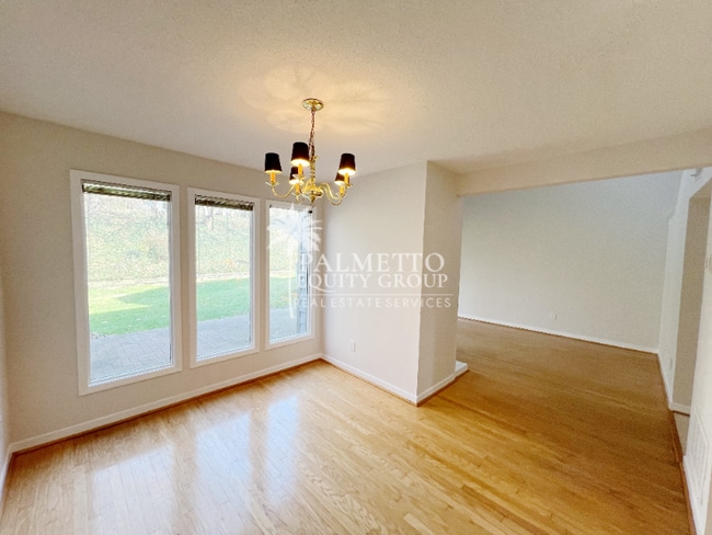 210 N Lindell Rd, Greensboro, NC 27403 - photo 4