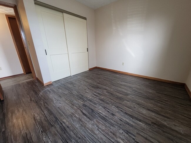 220 Heritage Cir, Bucyrus, OH 44820 - photo 7