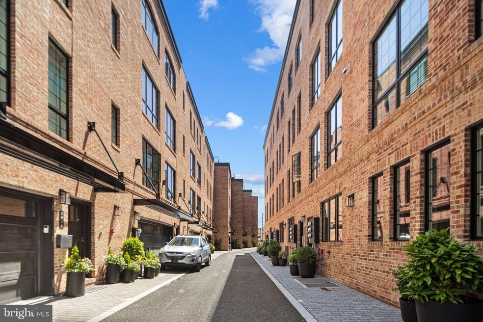 2426 Innovator Way unit B, Philadelphia, PA 19146 - photo 1