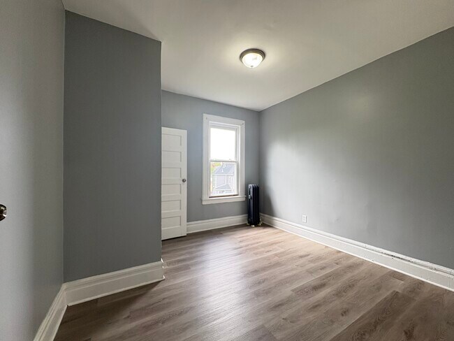 35 Shepard Ave 11