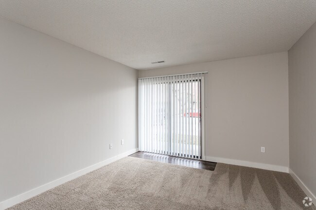 1BR Oxford - Living Room