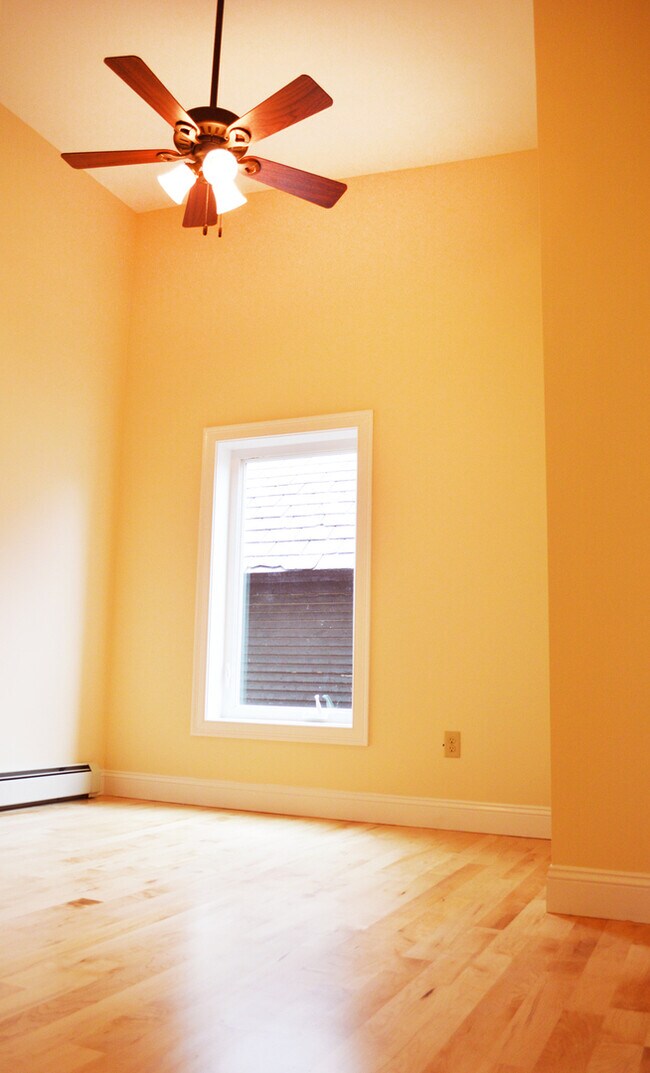 8 Haswell St unit 1, Burlington, VT 05401 - photo 7