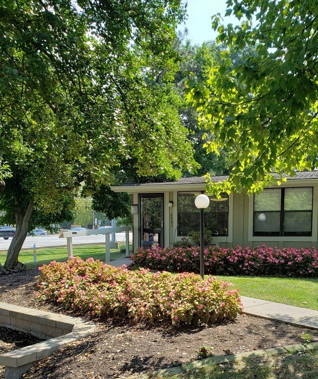 4601-4603 Roxann Blvd, Louisville, KY 40218