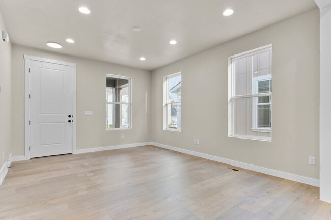 11204 S Fordman Way, South Jordan, UT 84009 - photo 7