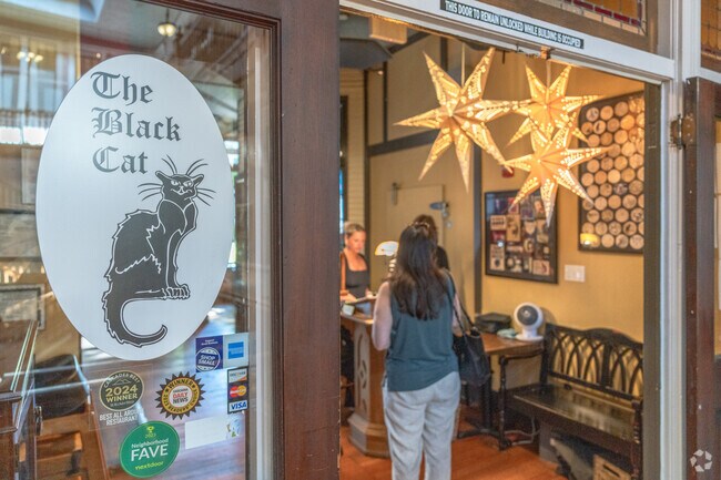 Edgemoor residents head to The Black Cat for steamed Manila clams and white wine.