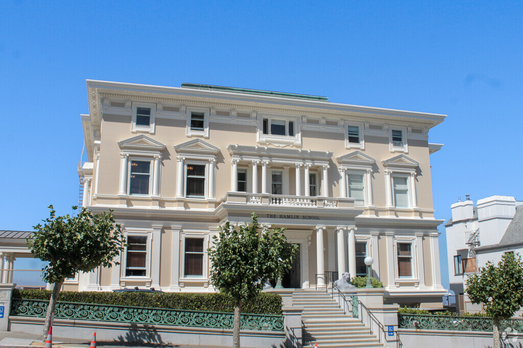 The Hamlin School is a large Italian Renaissance revival building.