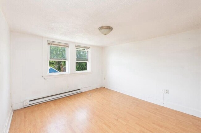 6 Howard St unit 3, Cranston, RI 02920 - photo 5