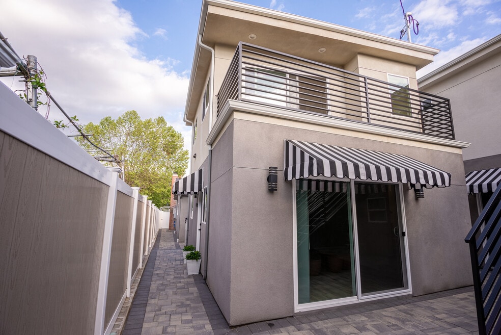 1637 N Allen Ave unit 1637, Pasadena, CA 91104 - photo 1