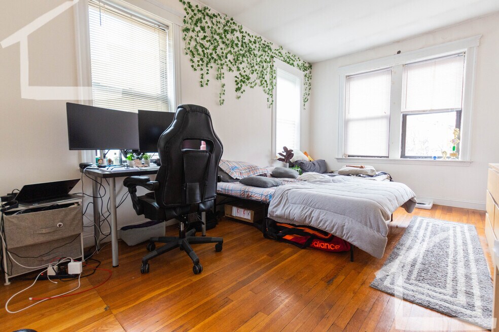 37 Egremont Rd unit 6, Brighton, MA 02135 - photo 1