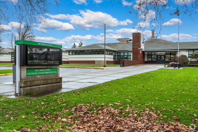 Kelly Middle School is located in the River Road neighborhood of Eugene, Oregon.