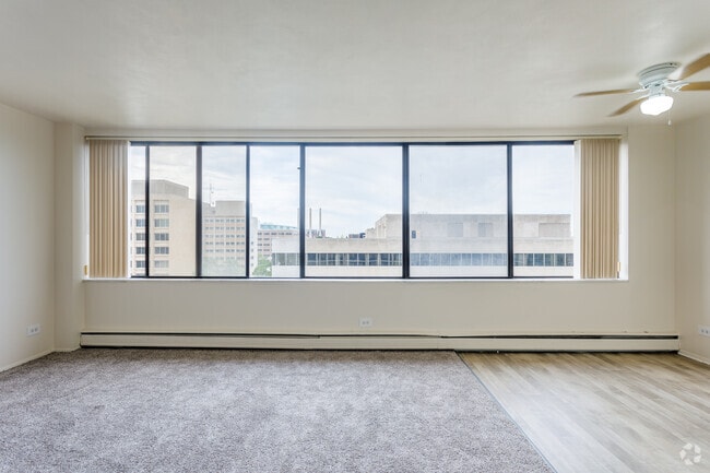 1 BR, 1 BA - The Heatherstone, 770 SF