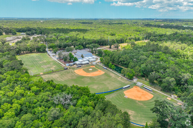 Hernando Christian Academy welcomes kids to receive a well-rounded education.