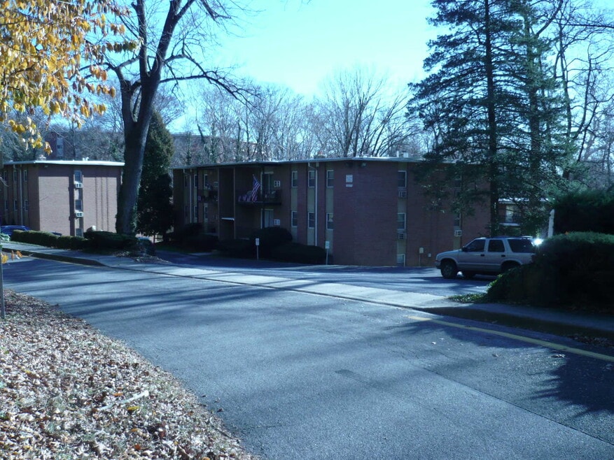 302 River Rd unit River Terrace Co-Op, Wilmington, DE 19809 - photo 1