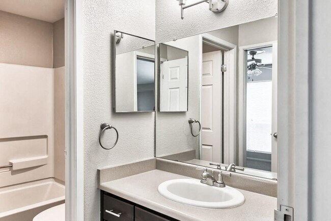 The Lodge at McCarran Ranch Apartment Homes, Reno, NV 89509 - photo 7