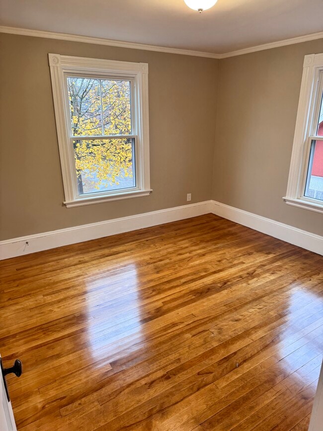 12 Crosby St unit 12 Crosby St 2, Augusta, ME 04330 - photo 2