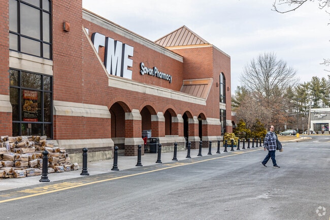 Most supermarkets, big-box stores and restaurants are located along New Jersey Route 33 in Mercerville, NJ.