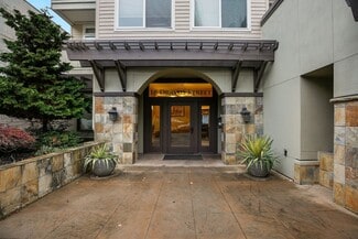 18 Dravus St Unit 302, Seattle, WA 98109, Seattle, WA 98109