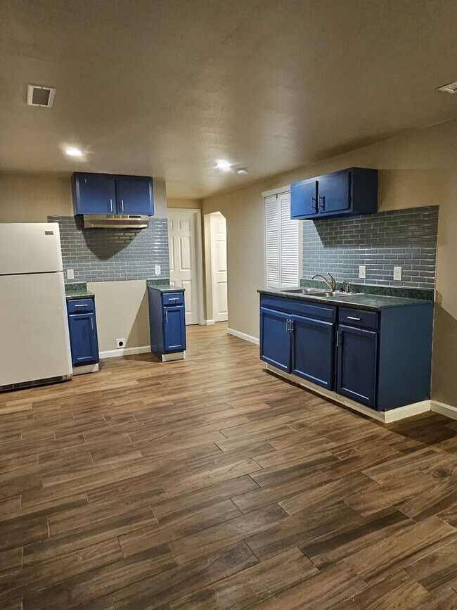 1371 Xanadu St, Aurora, CO 80011 - photo 5