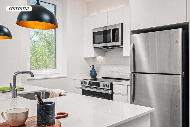 126 Sandford St, Bedford-Stuyvesant, NY 11205 - photo 4