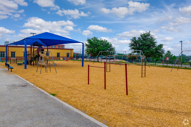 Make the most of your visit to the Los Reyes Elementary playground.