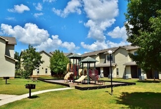 225 Westview Rd, Pearsall, TX 78061