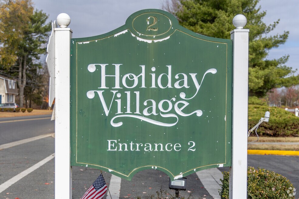 NH_HolidayVillage_562023_P2_V2_TH_030525