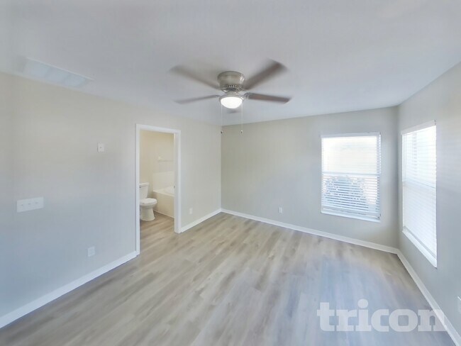 8502 Deer Chase Dr, Riverview, FL 33578 - photo 6