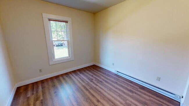 316 W Center St unit 316 Lower, Whitewater, WI 53190 - photo 7