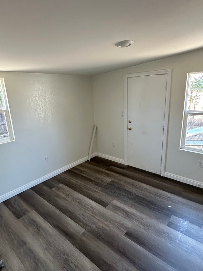 509 Beardsley Ave, Bakersfield, CA 93308 - photo 2