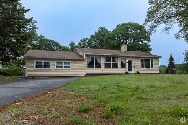 Ranch style homes are a popular option for home buyers in the quiet Oakland Vale neighborhood.