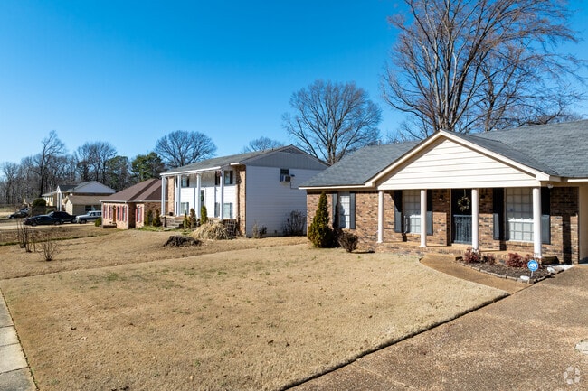 Brick ranchers are a popular home style in Oakhaven.